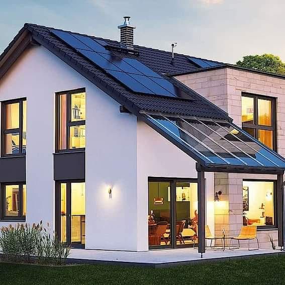 Casa con sistema solar On-Grid conectado a la red